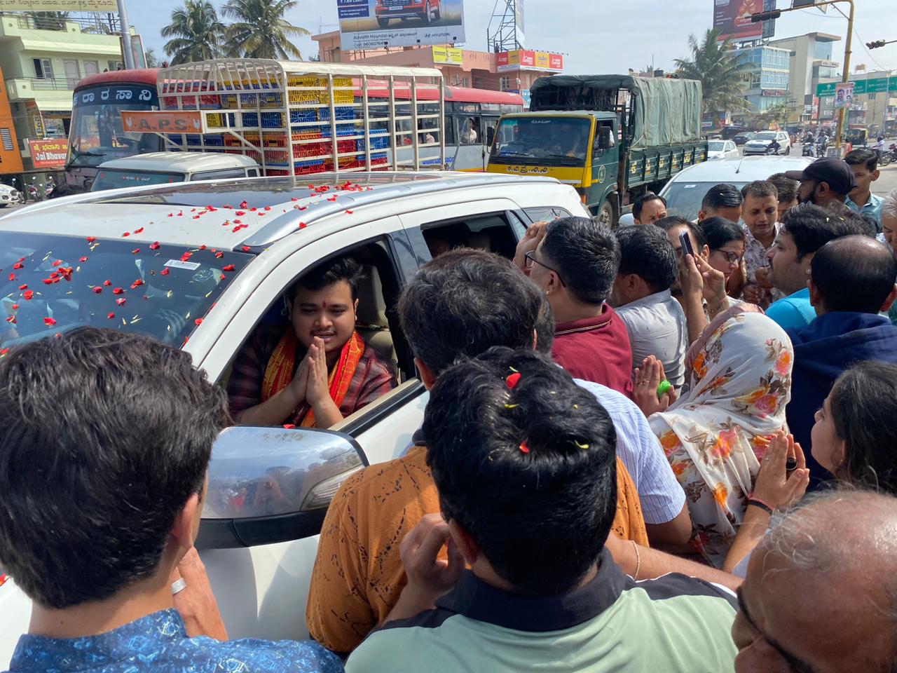 श्रीराम राज्य युवा यात्रा का तमिलनाडु के बाद कर्नाटक में प्रवेश के साथ ही धमाकेदार स्वागत हुआ